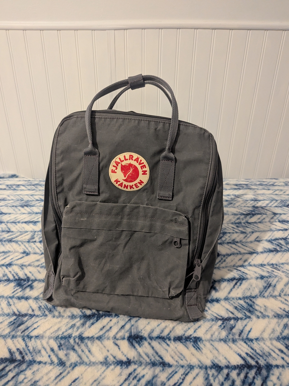 Fjallraven Kånken Backpack in Dark Grey x1